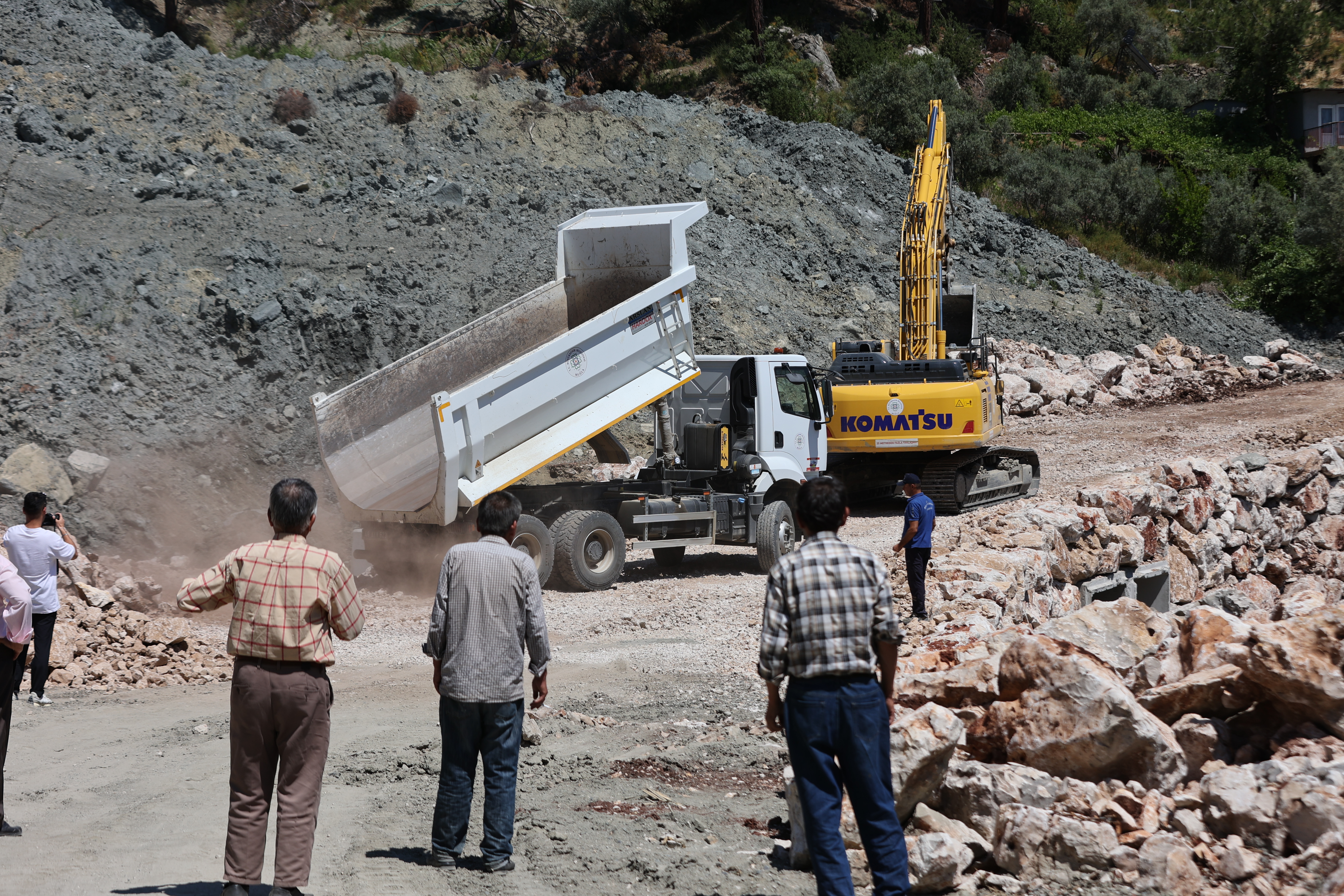 Seydikemer’de Heyelan Yaraları Sarılıyor