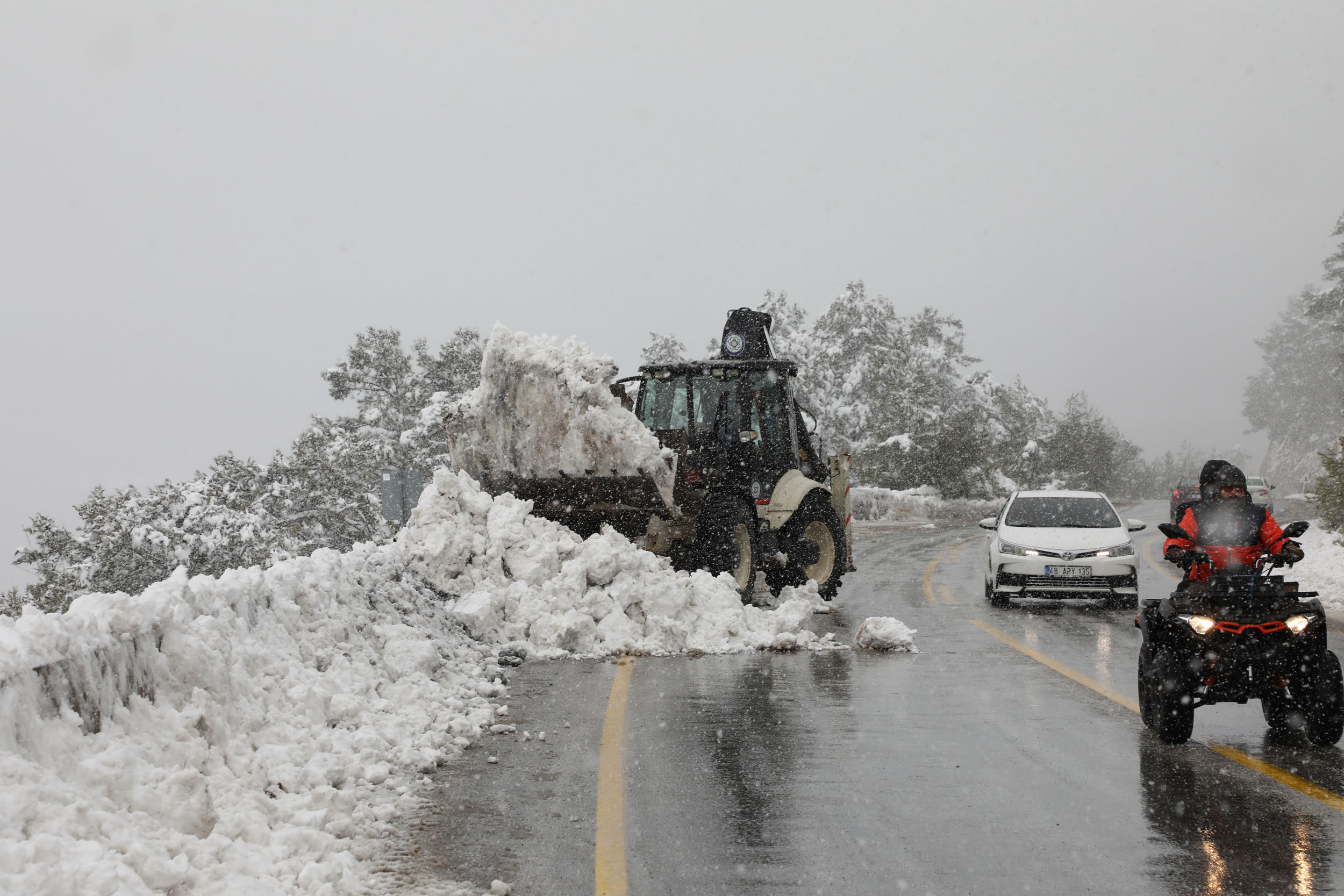 Beyaza Bürünen Muğla’da Yollar Ulaşıma Açıldı 