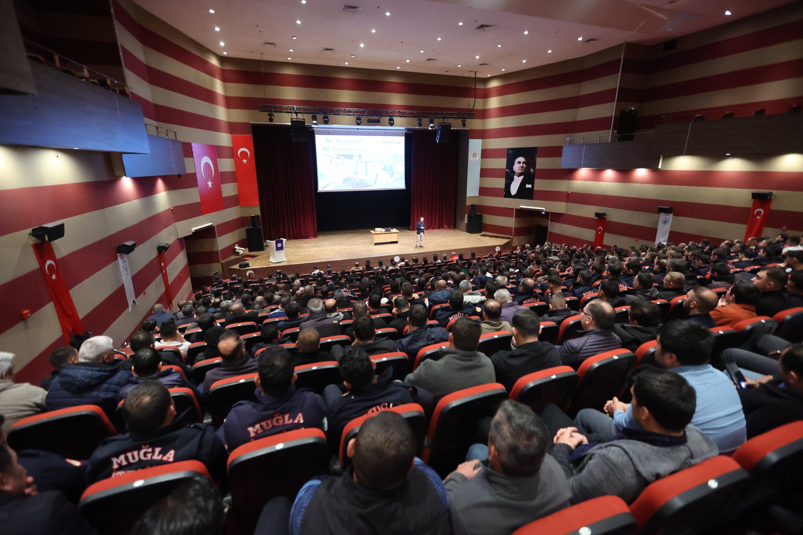 Muğla’da Şoförlere Mesleki Gelişim Desteği: Ulaşımda Kaliteyi Yükseltecek Eğitim Başladı