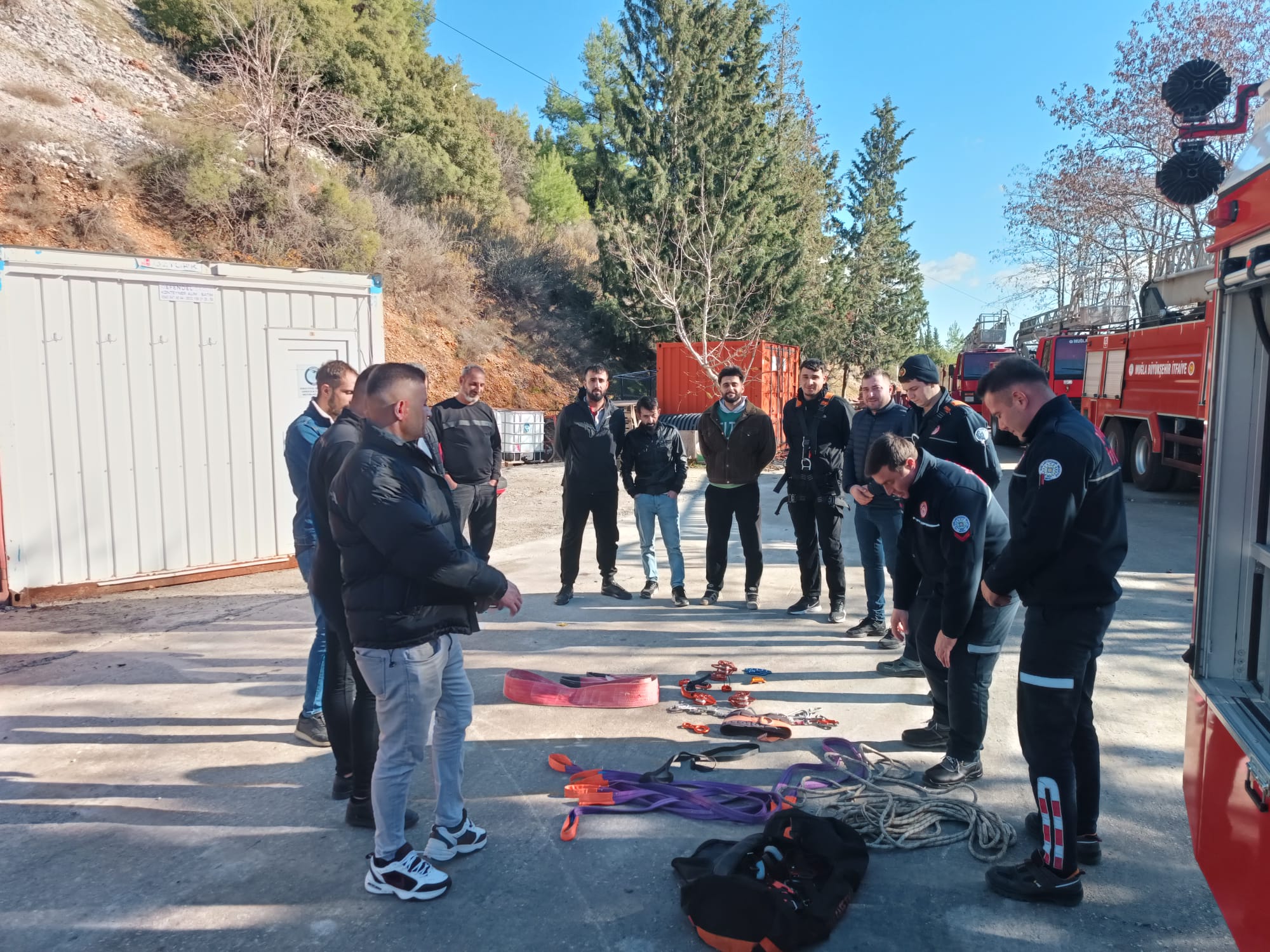 Muğla İtfaiyesi'nden Baca Temizlik Personeline Eğitim