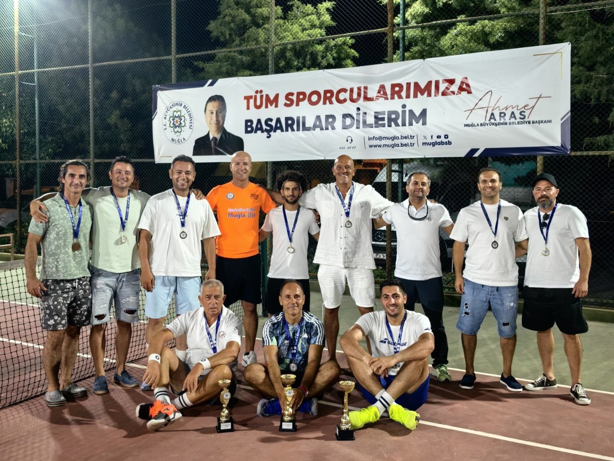 Büyükşehir’den Babalar Günü’nde Tenis Turnuvası 