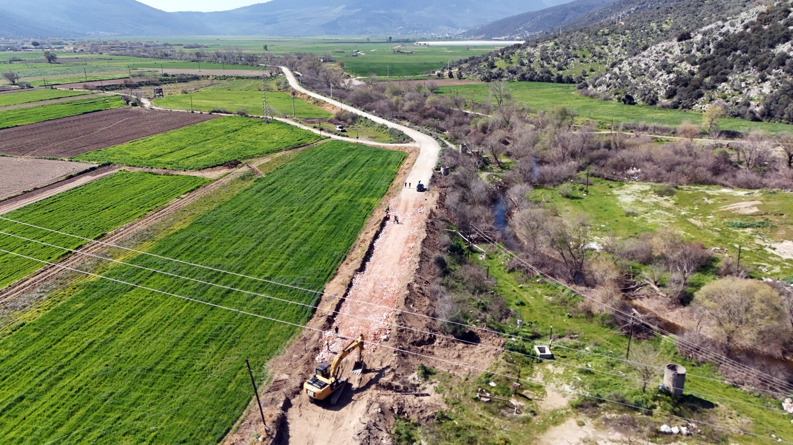 Büyükşehir’den Milas Kırsalına 80 Milyonluk Yol Yatırımı