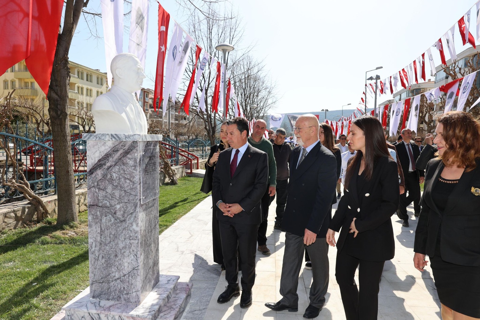 Büyükşehir, Sağlık Emekçilerini Ölümsüzleştirdi