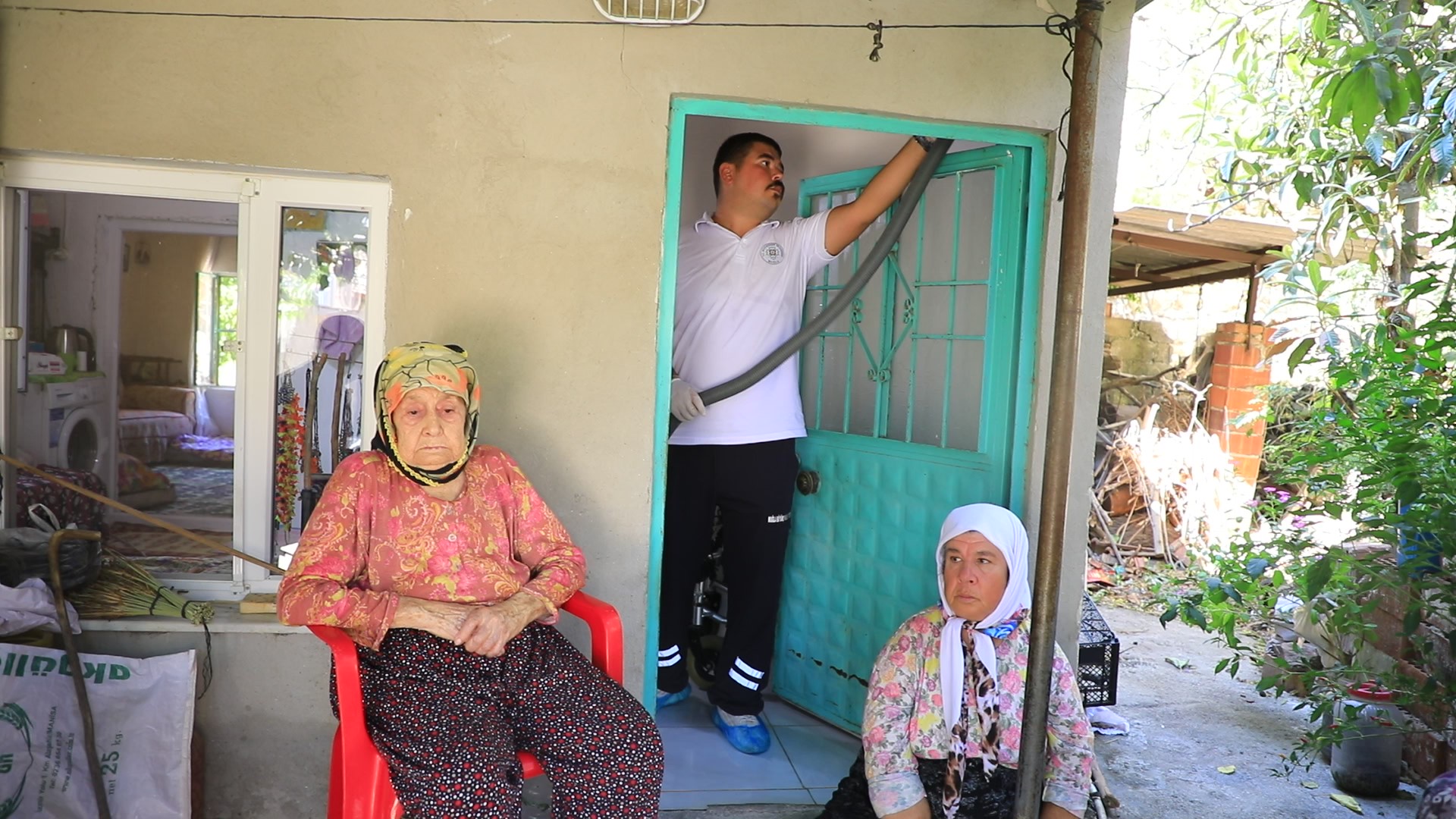 Büyükşehir’den Behiye Teyze ve Kızına Destek Eli