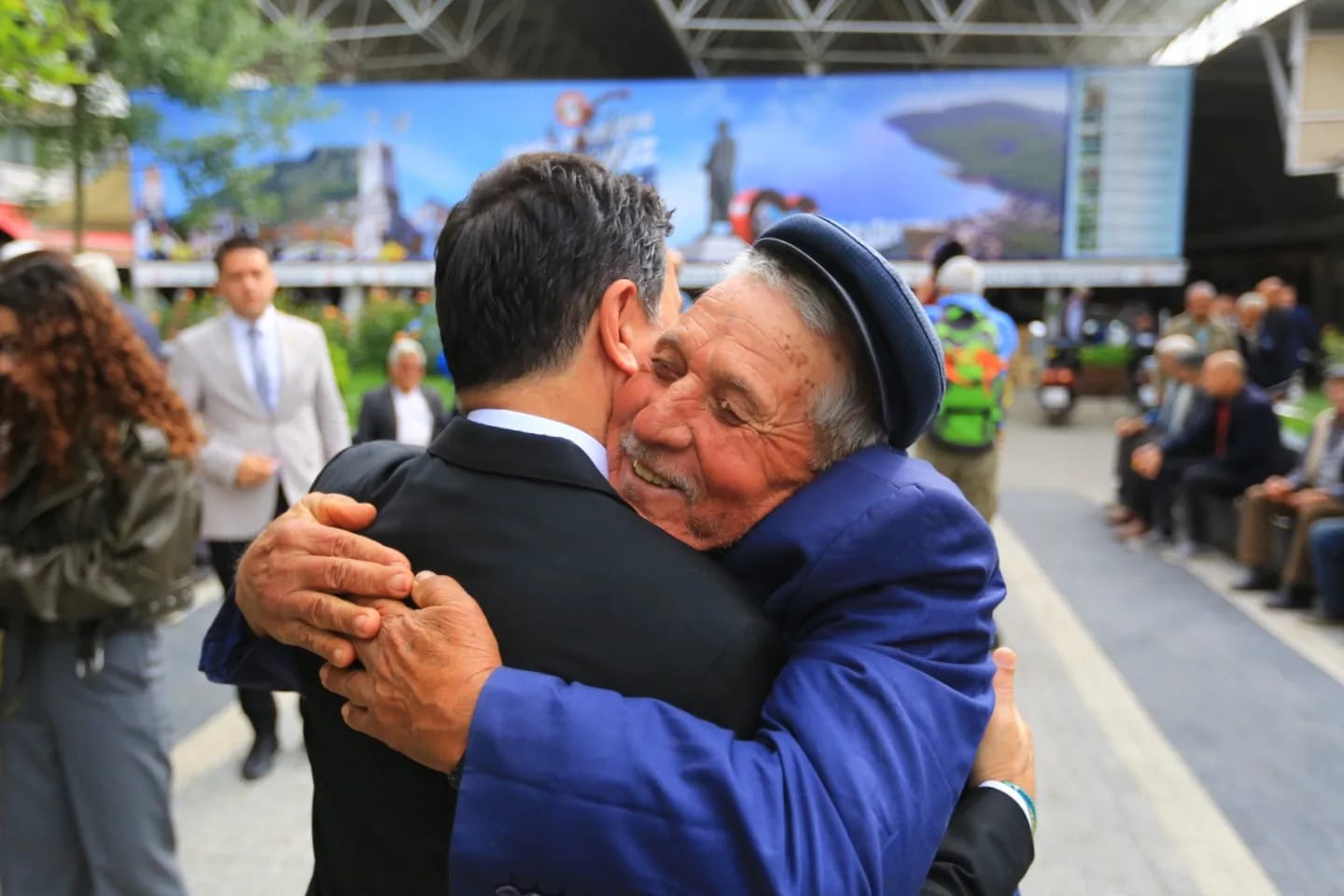 Büyükşehir Sosyal Desteklerle Vatandaşların Yanında 