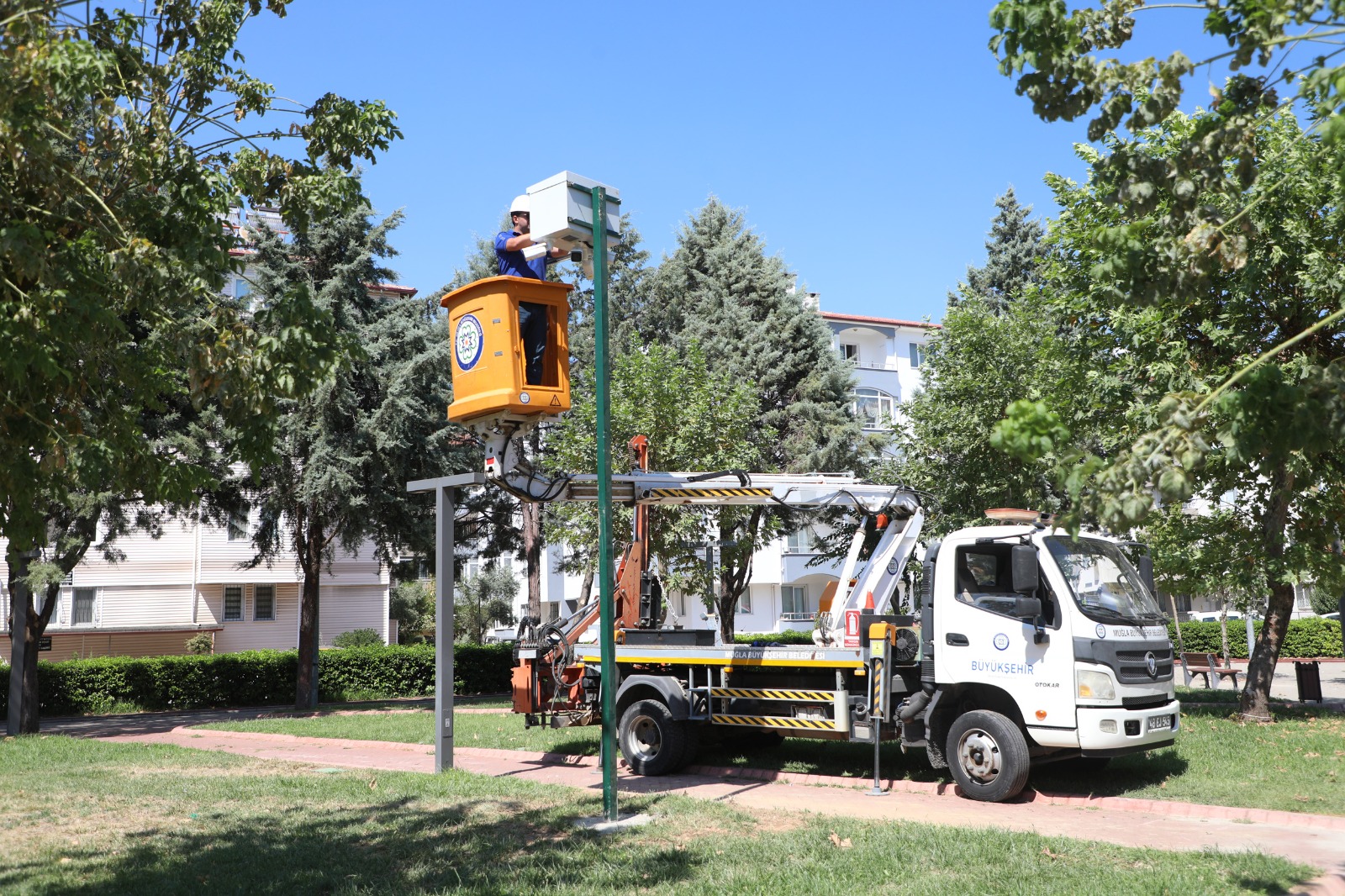 Büyükşehir’den Parklara Kameralı Güvenlik ve Ücretsiz Wi-Fi